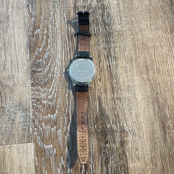 VINTAGE Geneva Peace Watch - Picture 3 of 4